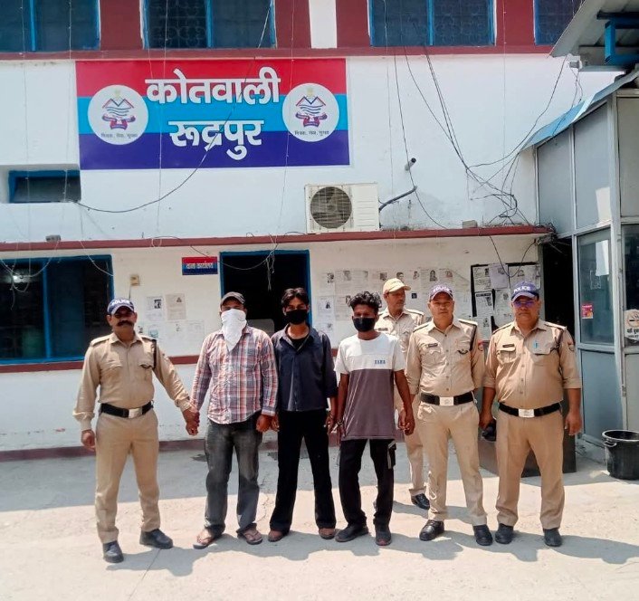 फायरिंग करने वाले आरोपियों पर कोतवाली पुलिस ने कसा शिकंजा गिरफ्तार