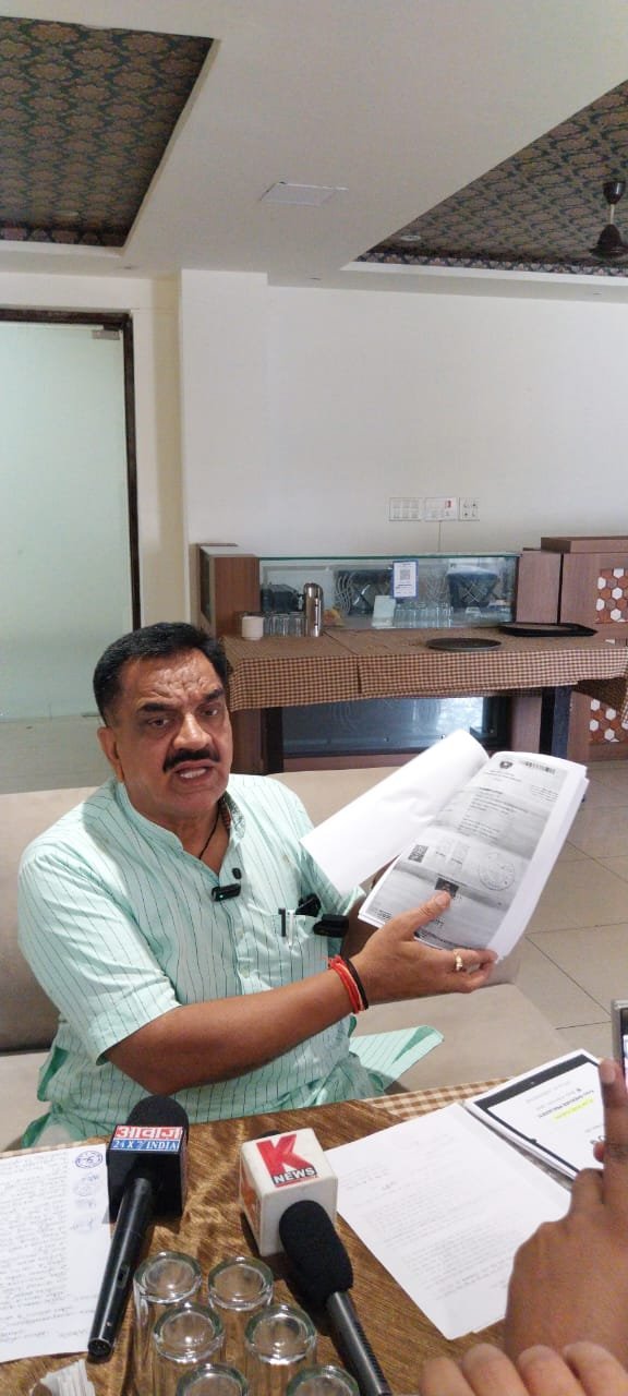 पूर्व विधायक राजकुमार ठुकराल पुलिस की कार्यप्रणाली पर सवालिया निशान लगाए